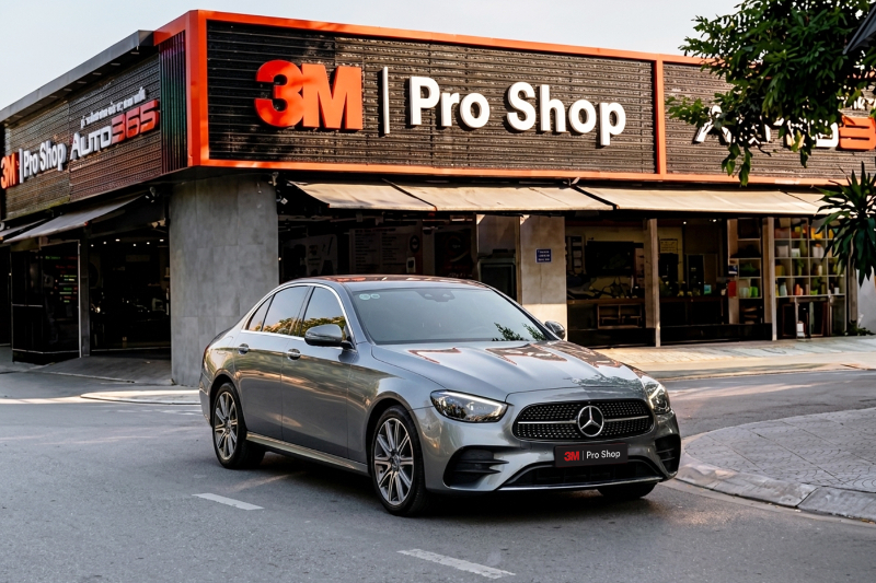 Mercedes-Benz hoàn thiện dán phim 3M Crystalline CR BLK thi công tại 3M Pro Shop