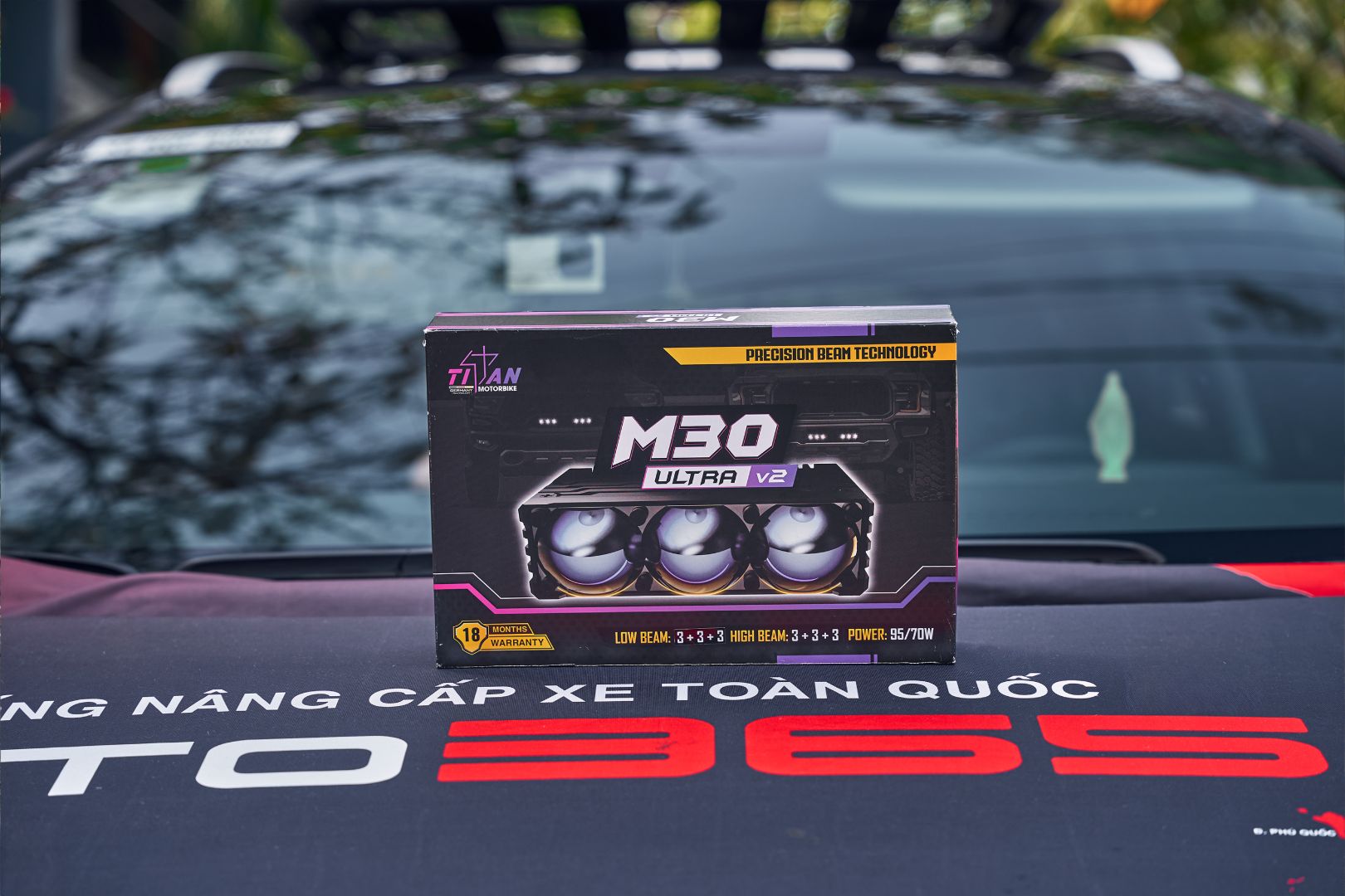 Cận cảnh hộp đèn M30 Ultra V2 trên xe Hyundai Stargazer