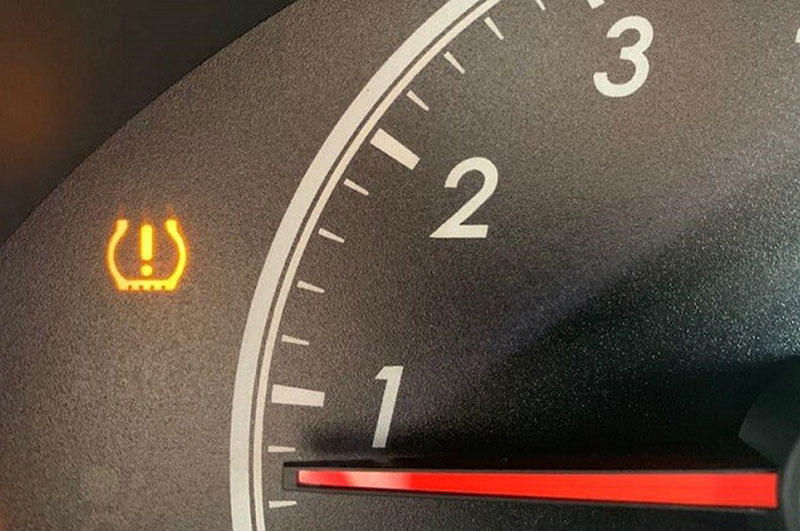 dung-bo-qua-den-tpms-nhung-thong-tin-ky-thuat-vien-o-to-phai-nam (1).jpg