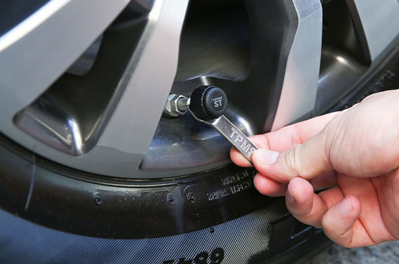 dung-bo-qua-den-tpms-nhung-thong-tin-ky-thuat-vien-o-to-phai-nam (4).jpg