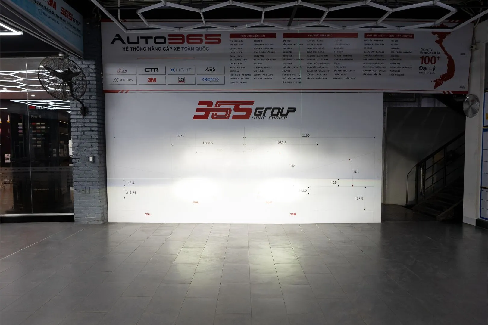 Vùng sáng Pha 5500K của AES SV 3.0 Max trên Ranger XLS 2020 sau căn chỉnh tại xưởng.
