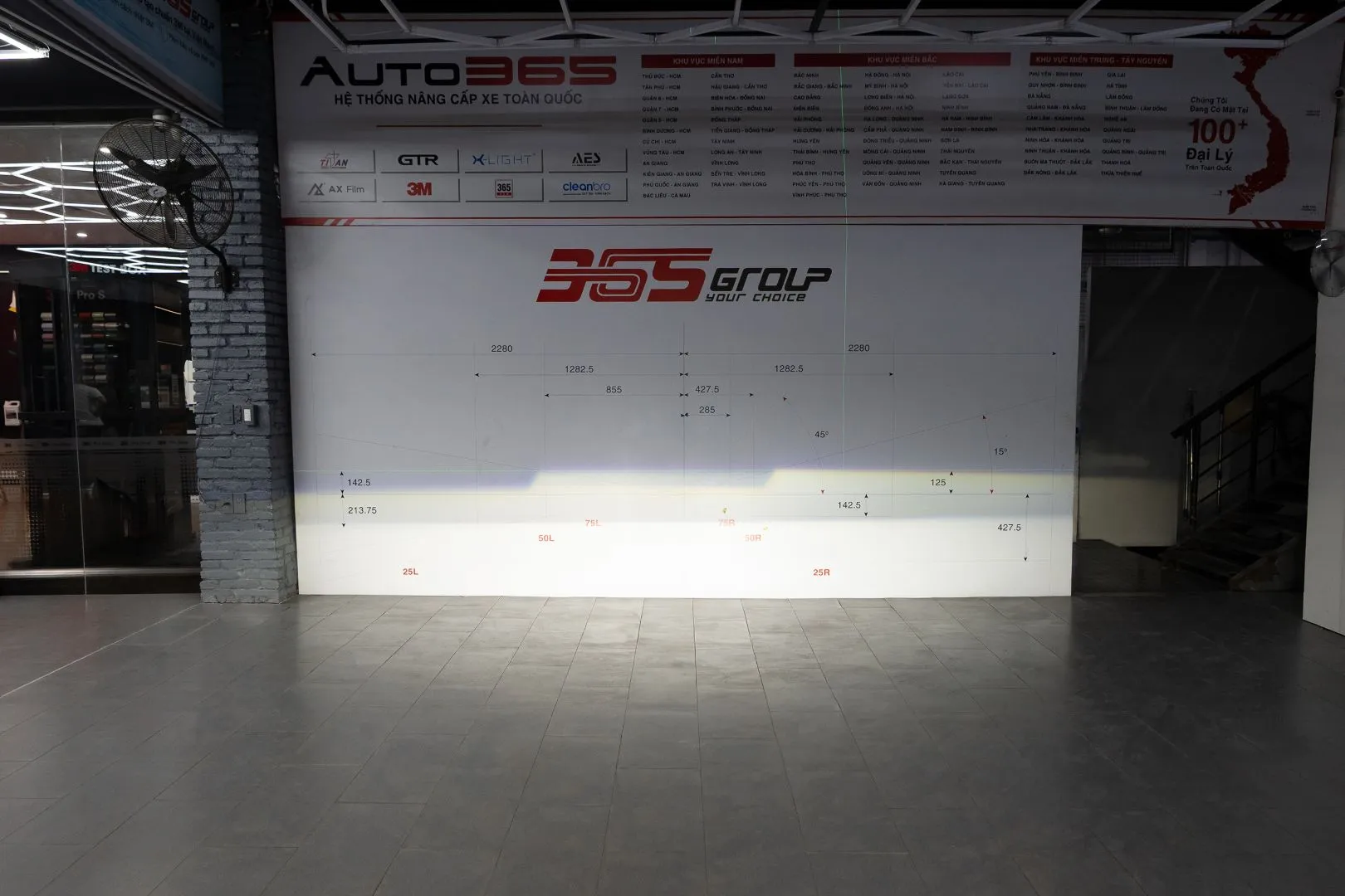 Vùng sáng Cos 5500K của AES SV 3.0 Max trên Ranger XLS 2020 sau căn chỉnh tại xưởng.