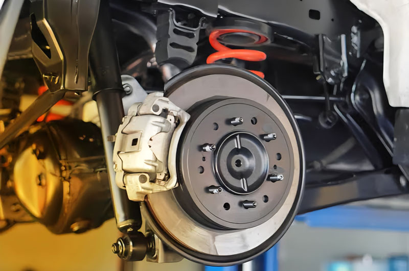 gia-tri-xe-moi-va-xe-cu-boc-lo-ro-nhat-trong-khoanh-khac-phanh-khan-cap (2).jpg