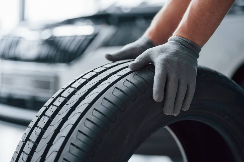 gia-tri-xe-moi-va-xe-cu-boc-lo-ro-nhat-trong-khoanh-khac-phanh-khan-cap (3).jpg