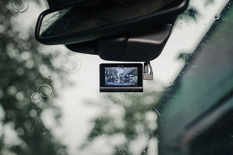 Màn hình camera trước hiển thị hình ảnh sau khi lắp trên Ford Ranger Stormtrak 2024.