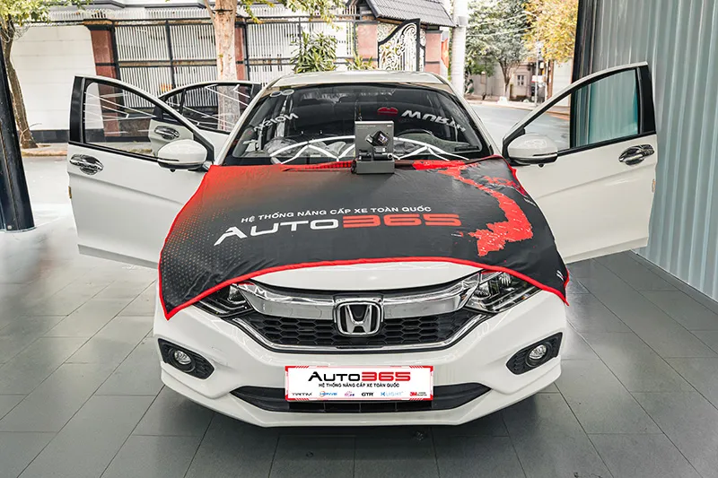 Honda City 1.5 TOP 2020 sau khi lắp camera hành trình 70mai A510