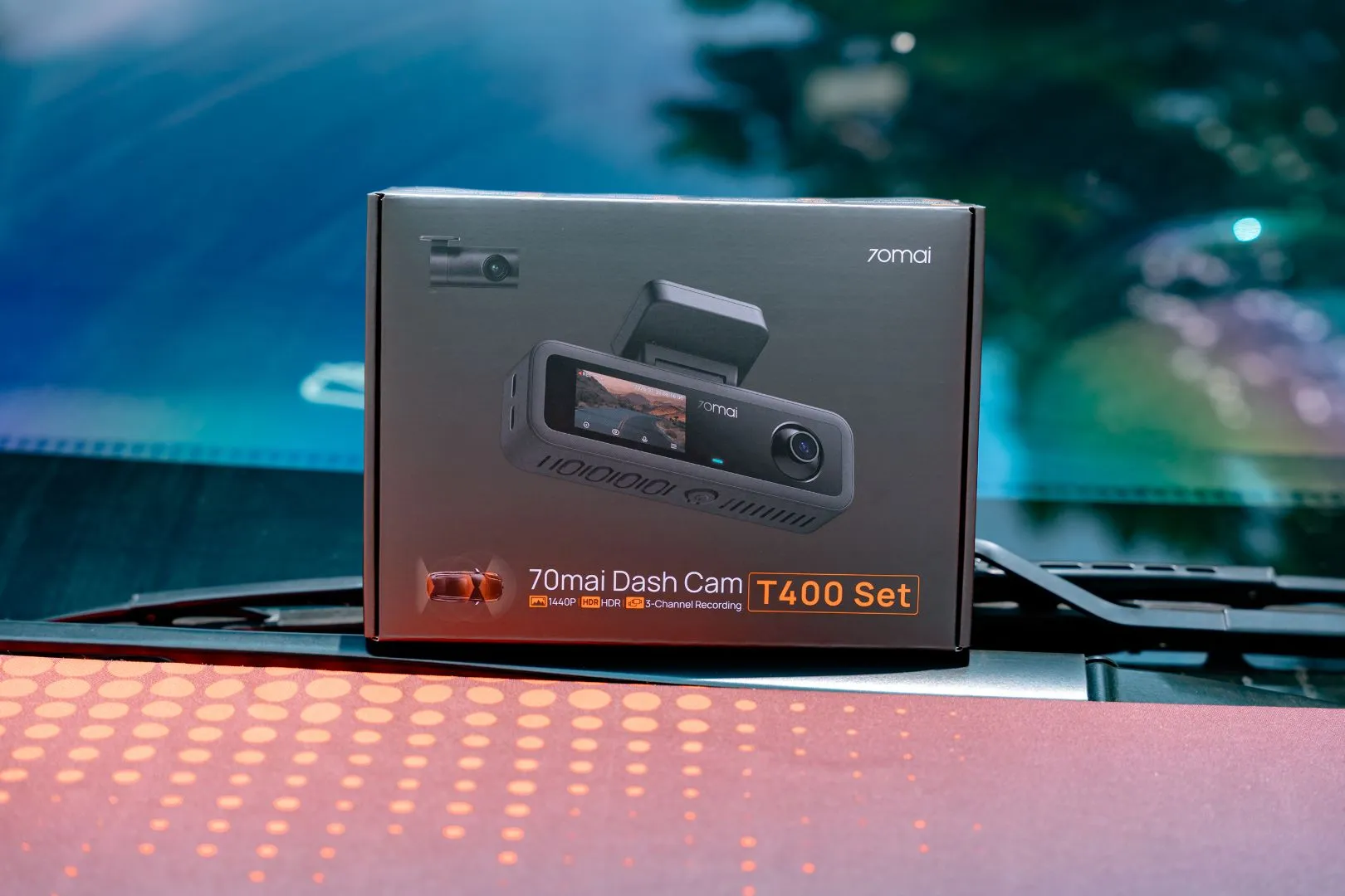 Cận cảnh hộp sản phẩm camera hành trình 70mai T400 Set trên Honda City RS 2021