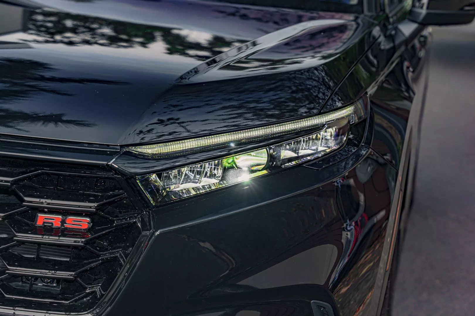 Chi tiết Honda CR-V e:HEV RS 2024 khi nâng cấp X-Light V20 Square, góc bên phải