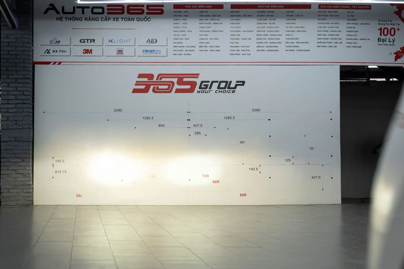 Vùng sáng Pha nhiệt màu 4300K của AES SV 3.0 Max sau khi căn chỉnh.