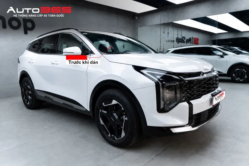 Kia Sportage trước khi dán phim cách nhiệt 3M; trong ca xe này, chủ xe ưu tiên xử lý riêng kính lái để tập trung vào khu vực chịu nắng trực diện nhiều khi sử dụng hằng ngày