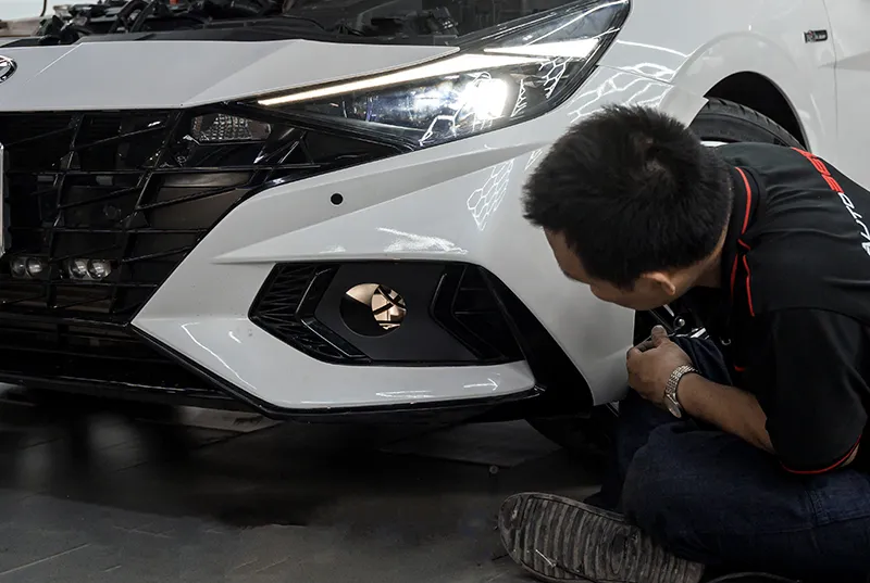 Auto365vn Ky Thuat Vien Kiem Tra Va Co Dinh Den Khi Thi Cong Img 6a9a2842afd4d2.48917339