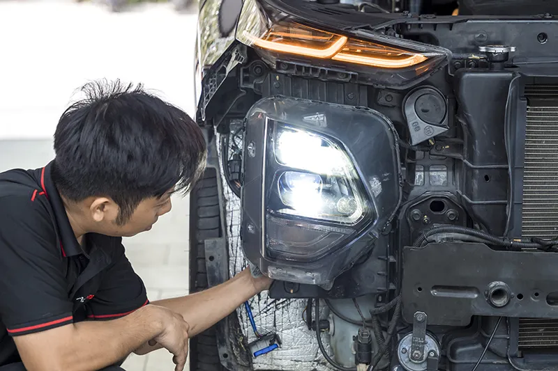 Auto365vn Ky Thuat Vien Kiem Tra Vi Tri Lap Img 6a94e3bc4bbaa7.18785462