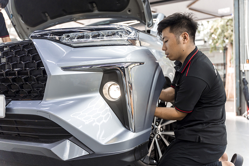 Auto365vn Ky Thuat Vien Trong Ca Nang Cap Toyota Veloz Img 6a719266bb4de4.14969933