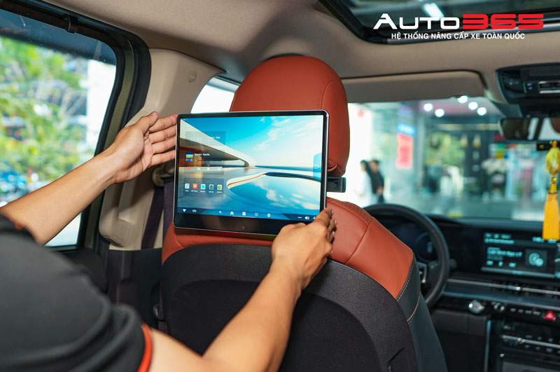 Auto365vn Lap Man Hinh Goi Dau Cho Hang Ghe Sau 6jpg Img 6a2a6d61f30fa9.47450959 Auto365vn
