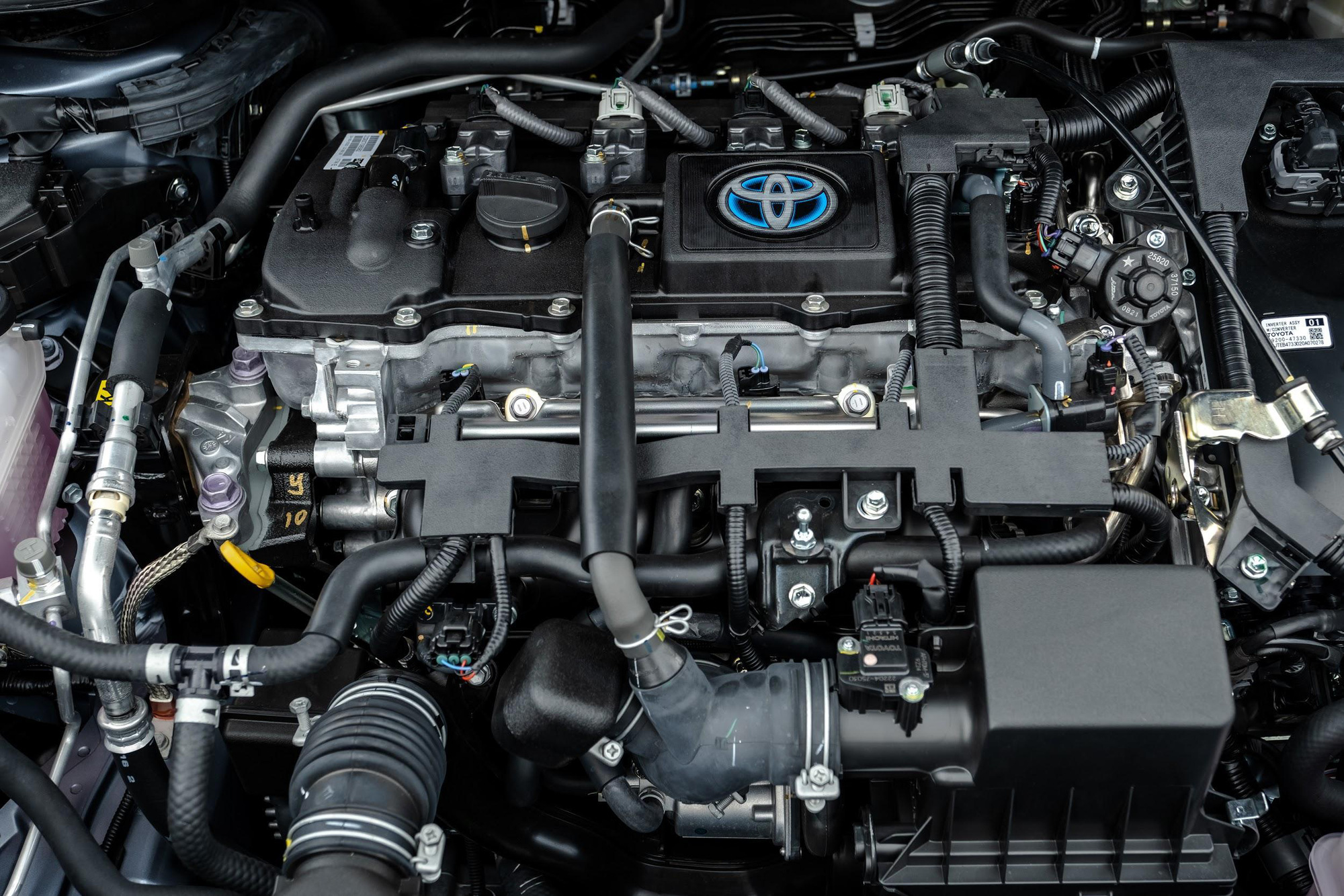 ly-do-dong-co-toyota-hybrid-ben-bi-hon-dong-co-xang (2).jpg