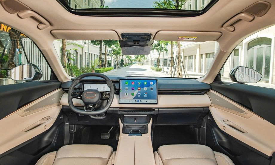 lynk-co-08-ra-mat-2.jpg