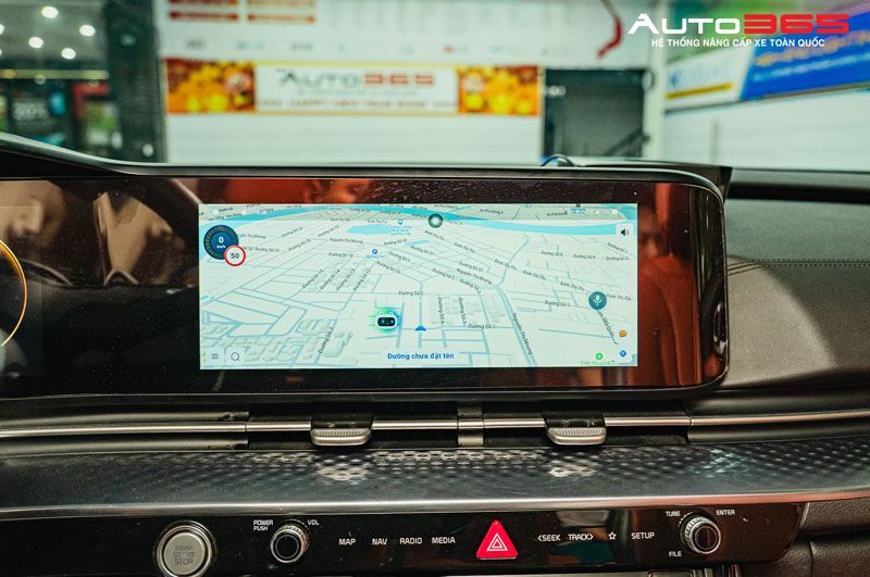 man-hinh-android-tich-hop-vietmap-live-va-google-maps-loai-nao-tien-hon (2).jpg