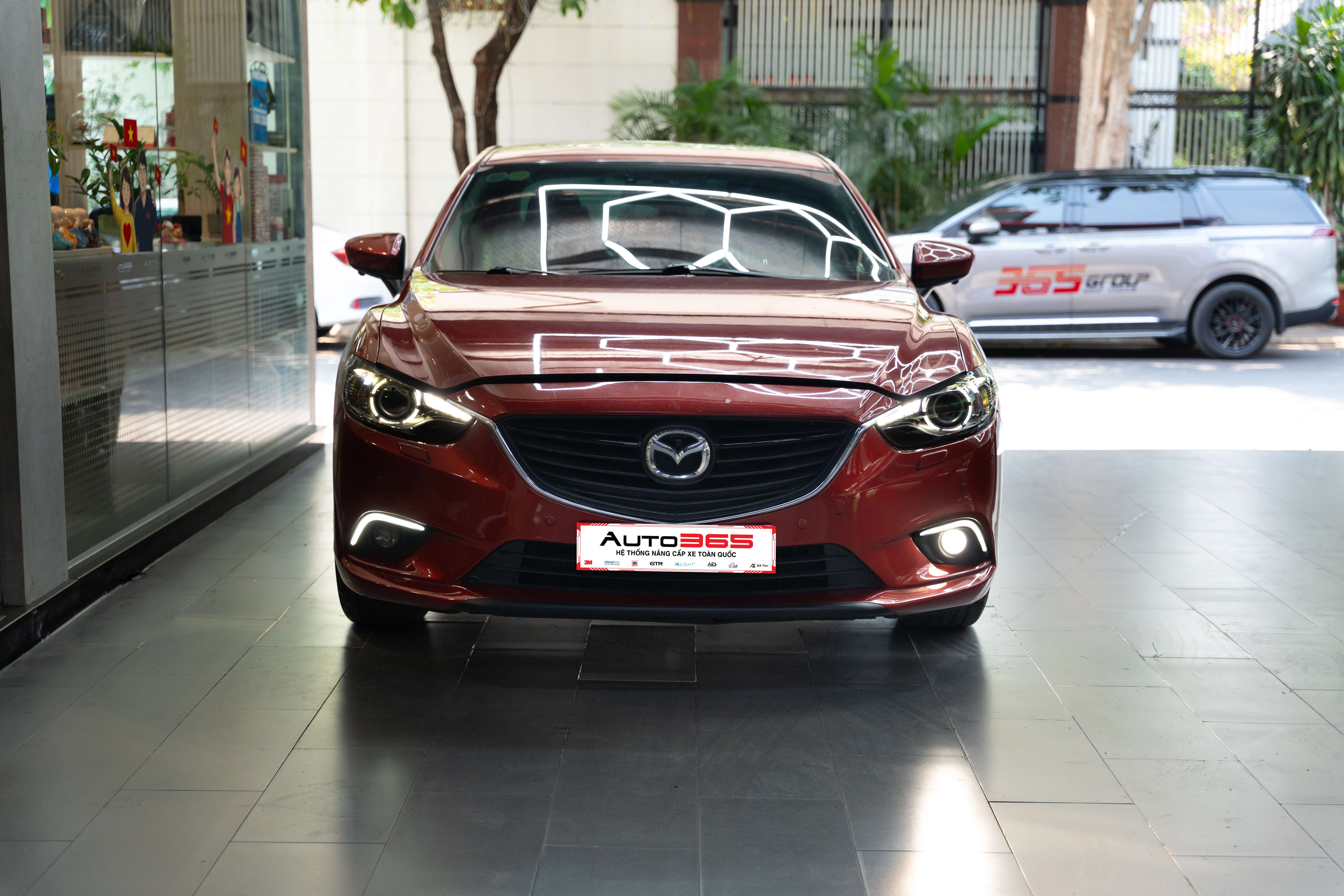 Mazda 6 trước khi nâng cấp bi gầm X-Light F10 Turbo V2 4300K tại Auto365.vn - Trụ Sở Chính