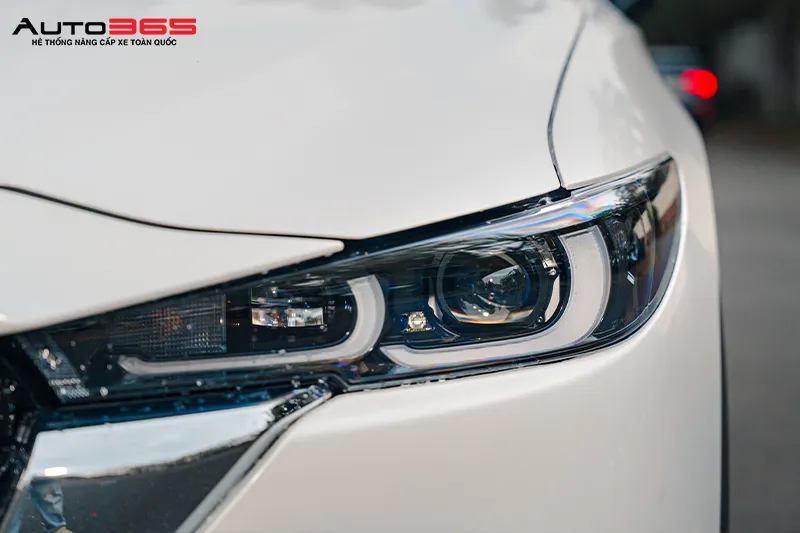 Cụm đèn chính Mazda CX-8 sau khi lắp X-Light V20 Square