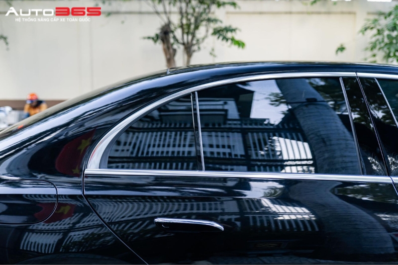 mercedes-benz-e-class-dan-phim-3m-ma-cr-blk-15.jpg