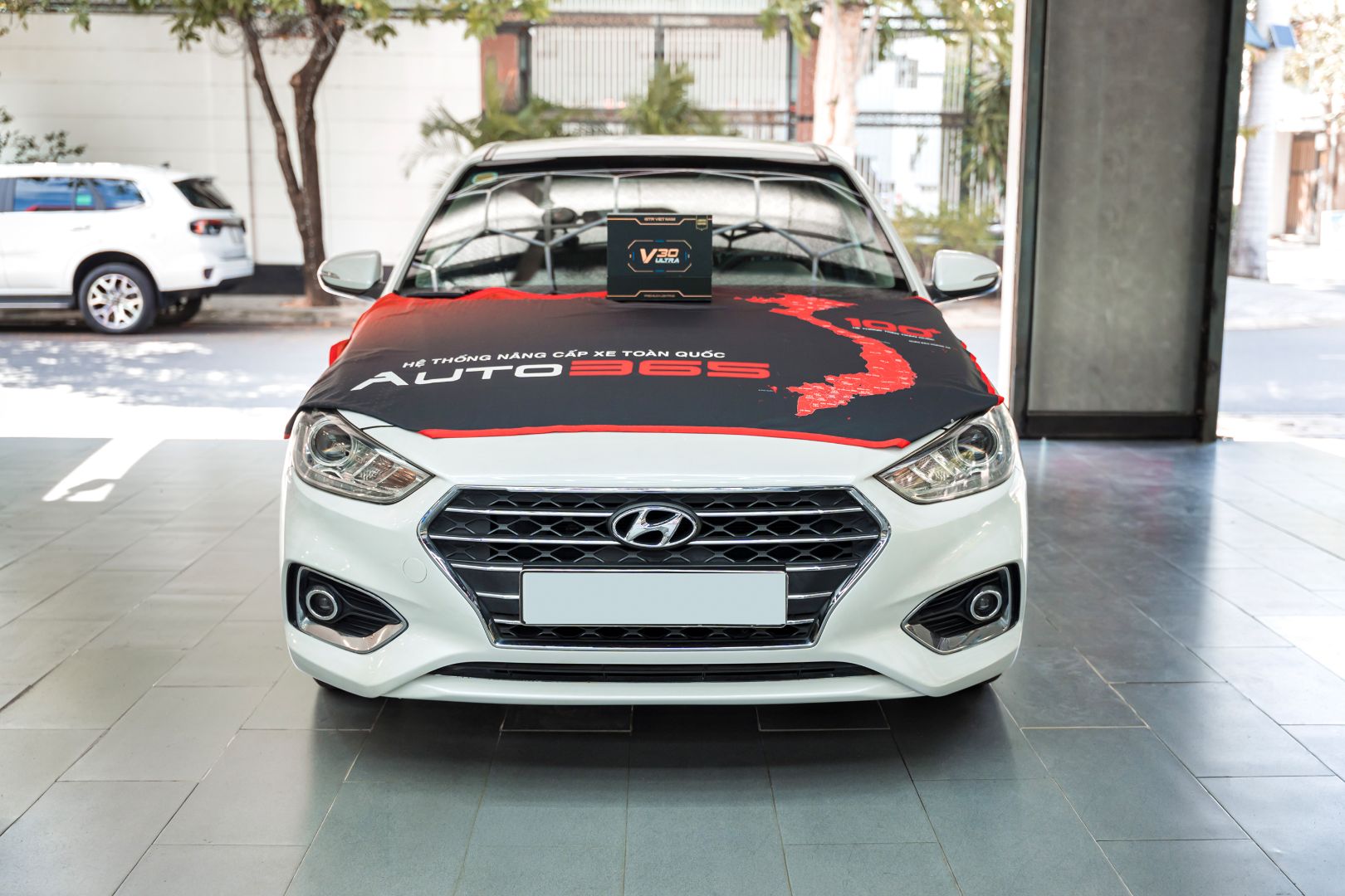 Hyundai Accent nâng cấp bi LED X-Light V30 Ultra, góc toàn diện