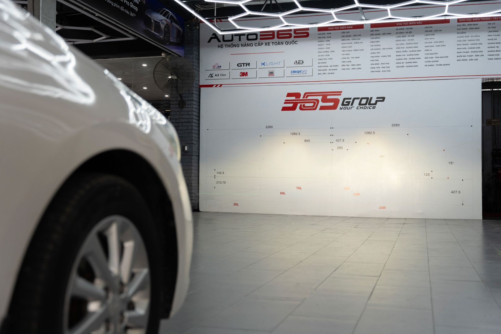 Ánh sáng Pha của bi LED X-Light V30 Ultra trên Hyundai Accent