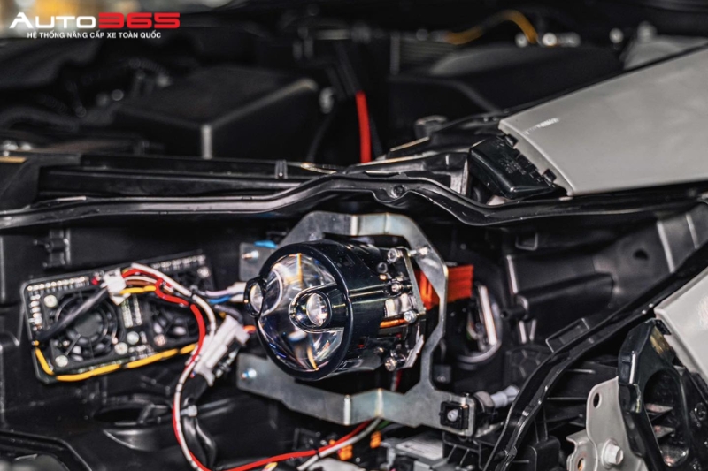 nang-cap-he-thong-den-o-to-tai-auto365-phu-tho.jpg