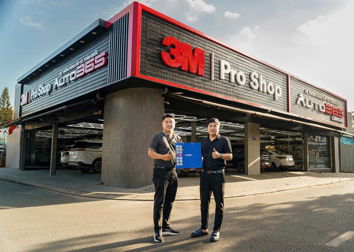 Nguyễn Quang Đạo cùng đối tác tại không gian 3M Pro Shop, Auto365.vn - Trụ Sở Chính