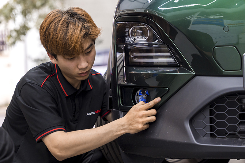 Auto365vn Nhan Vien Ky Thuat Kiem Tra Hoc Den Gam Img 6a852582ceceb8.31533284