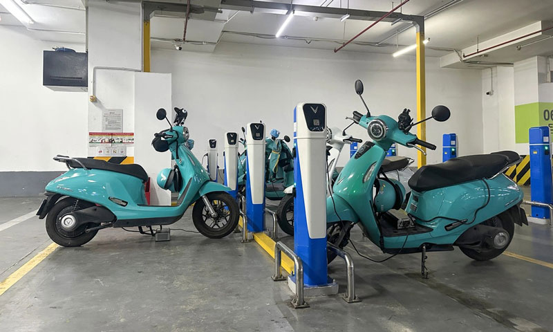 nhung-sai-lam-khi-dung-xe-may-dien-mau-he-khien-pin-nhanh-xuong-cap (2).jpg