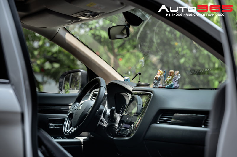 phim-cach-nhiet-giup-tiet-kiem-nhien-lieu-va-dien-nang-cho-o-to-nhu-the-nao (1).jpg