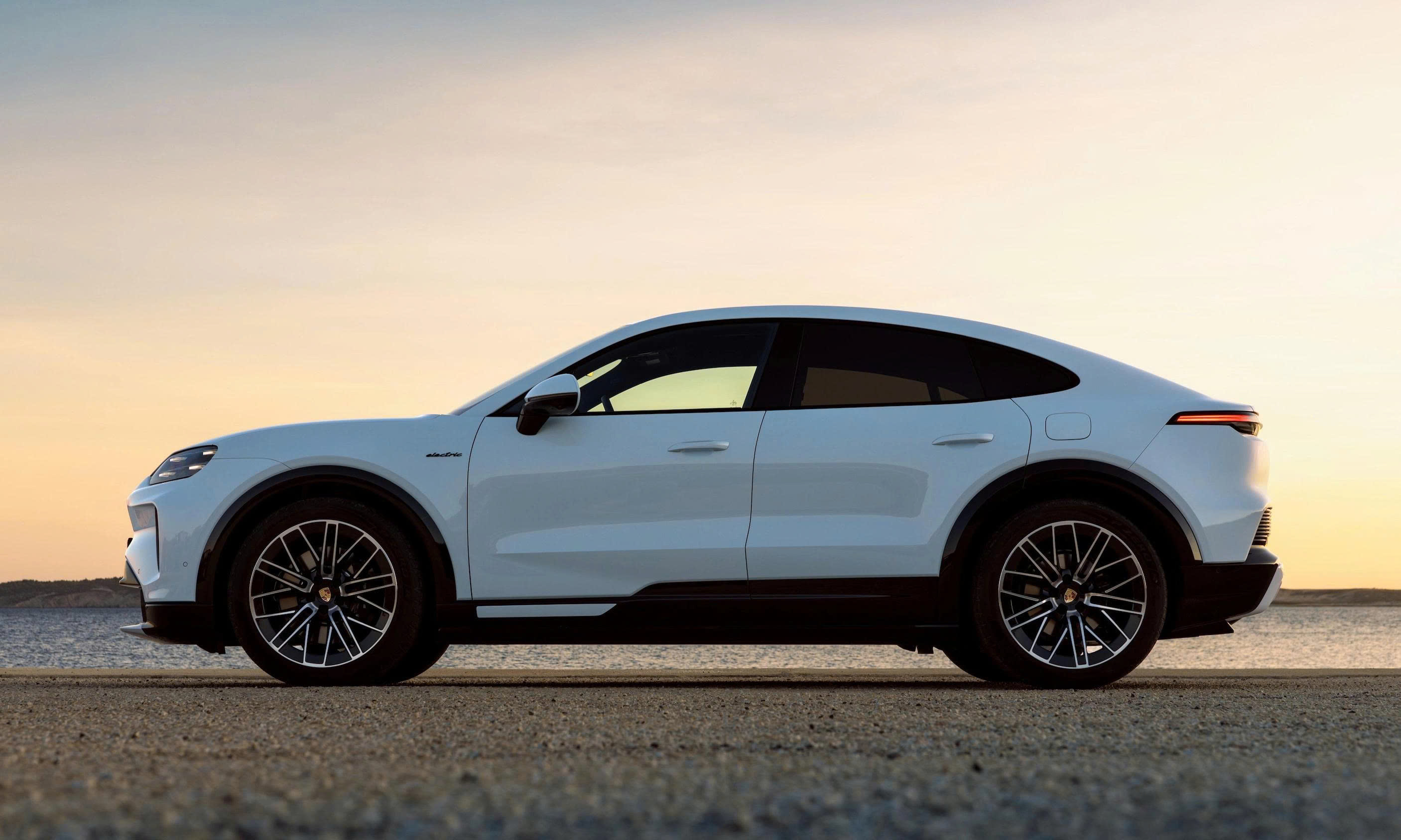 posrche-cayenne-coupe-thuan-dien-1.jpg