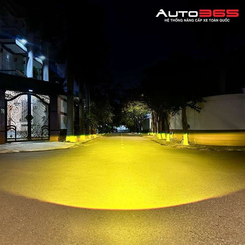 tai-sao-anh-sang-vang-lai-an-toan-hon-trong-dieu-kien-suong-mu-mua-to (7).jpg