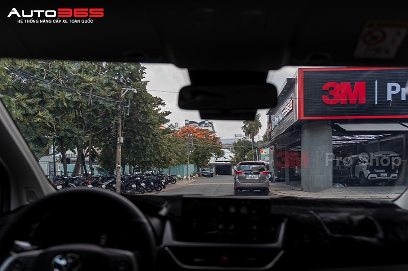Auto365vn Tam Nhin Kinh Lai Toyota Fortuner Sau Khi Dan 3m Crystalline Cr Blk 40jpg Img 6a47890cf18e57.16524320 Auto365vn