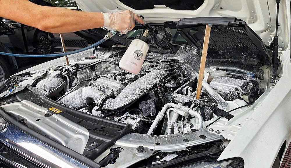 auto365vn-tong-hop-4-hang-muc-bao-duong-o-to-khien-chu-xe-ton-tien-vo-ich-2jpg-img_68a6dde72cb149.21032912_auto365vn.jpg