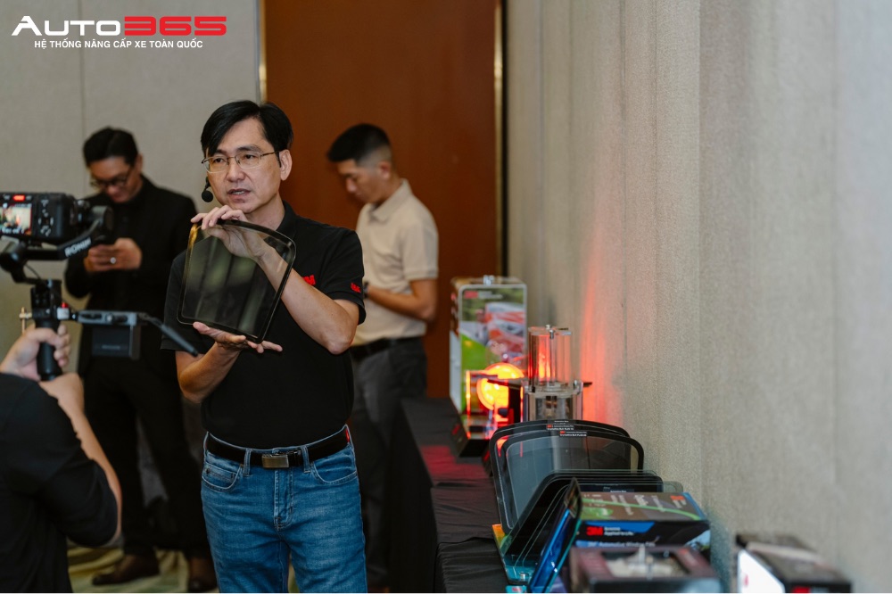 auto365vn-tong-quan-ve-phim-cach-nhiet-3m-crystalline-series-cr-blkjpeg-img_68a42d34c6b2f7.40636505_auto365vn.jpeg
