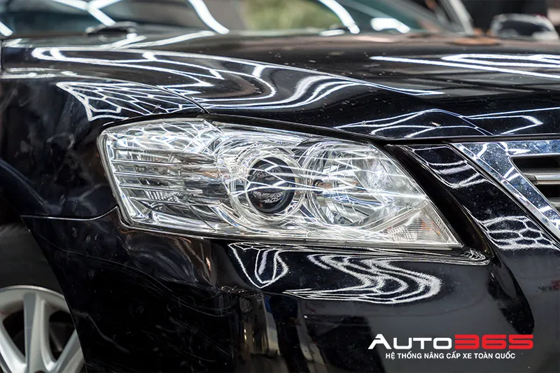 Cụm đèn chính Toyota Camry 2011 sau khi lắp V30 Ultra 2026