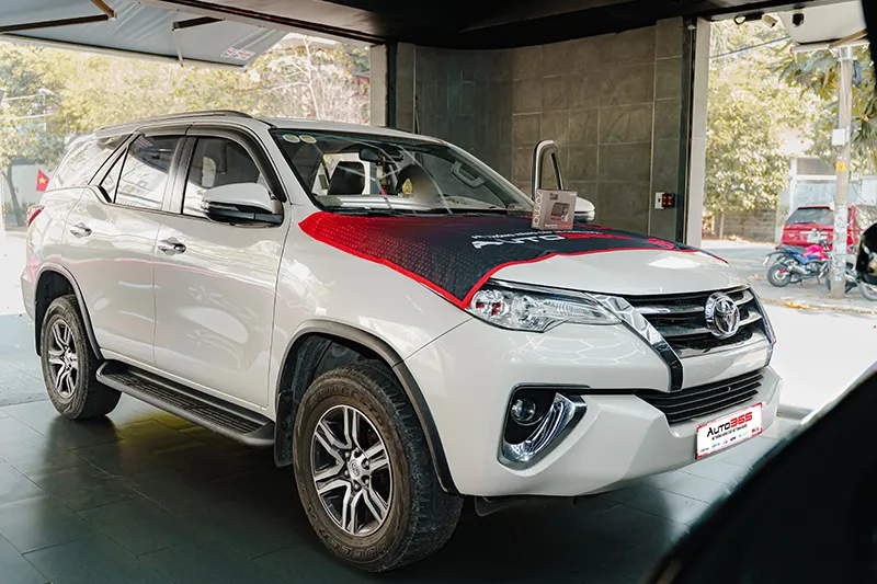 Toyota Fortuner trong ca lắp 70mai A800SE tại Auto365