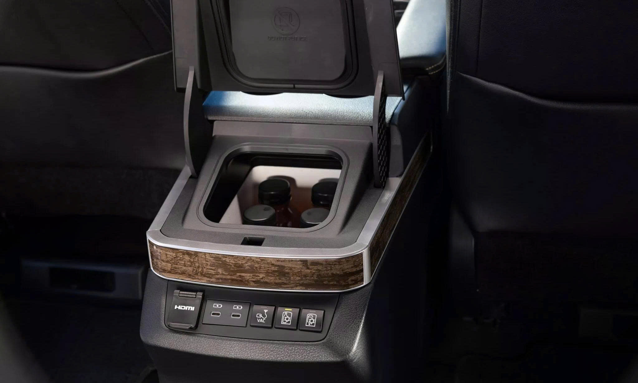 toyota-sienna-2026-4.jpg