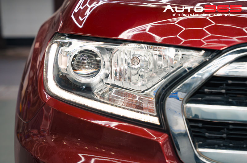 v20-new-2025-ban-nang-cap-anh-sang-manh-cho-xe-gia-dinh-nam-nay (10).jpg