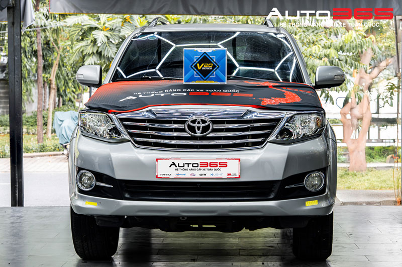 v20-new-2025-ban-nang-cap-anh-sang-manh-cho-xe-gia-dinh-nam-nay (13).jpg