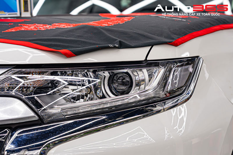 v20-new-2025-ban-nang-cap-anh-sang-manh-cho-xe-gia-dinh-nam-nay (6).jpg