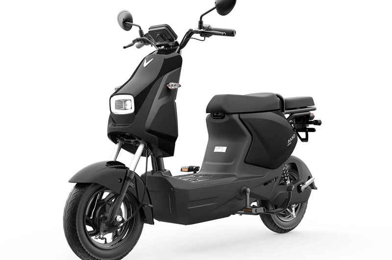 vinfast-ra-mat-4-xe-may-dien-van-hanh-4500-tram-doi-pin (4).jpg