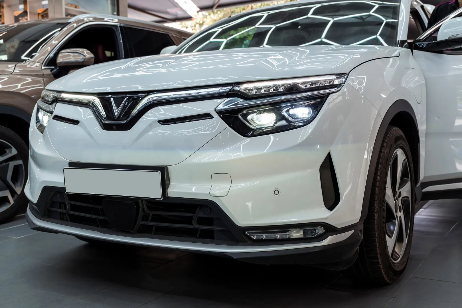 VinFast VF8 2023 khi nâng cấp AES SV Turbo S 2026, toàn xe góc bên trái
