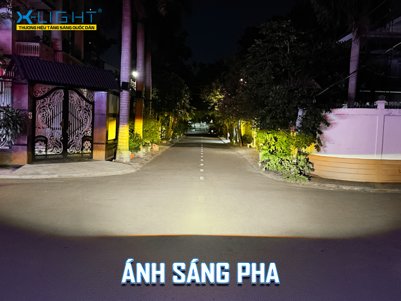 Ảnh Pha thực tế đèn gầm dạng rời X-Light F30 Ultra ban đêm