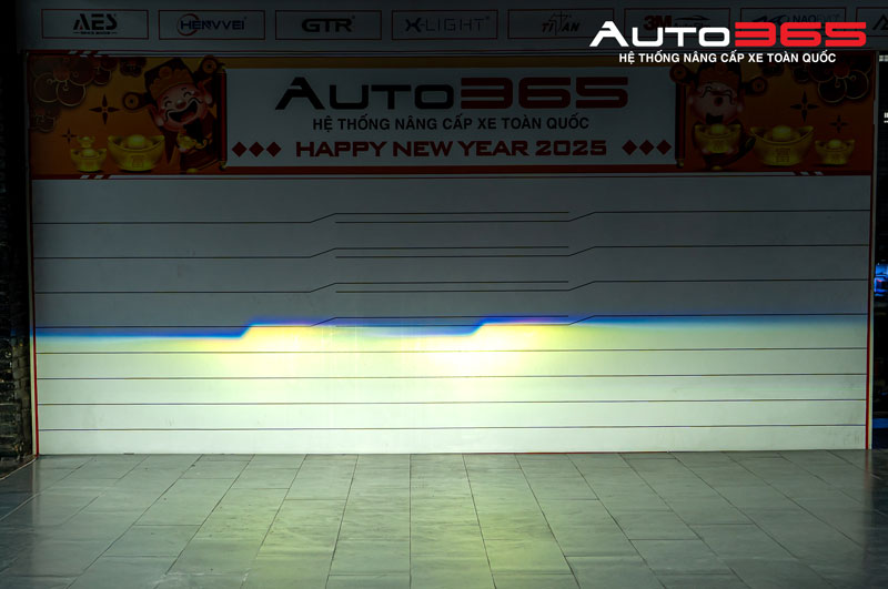 x5-ultra-den-tang-sang-cao-cap-chong-loa-tot-nhat-cho-xe-di-dem (3).jpg