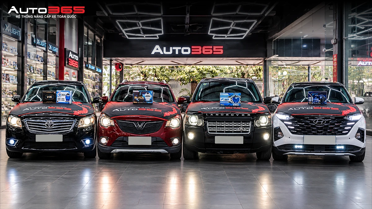 Xe khách hàng đã lắp bi gầm X-Light tại Auto365