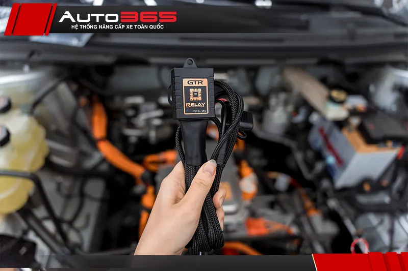 Bộ dây nguồn và rơ-le GTR bảo vệ hệ thống điện khi lắp bi gầm tại Auto365