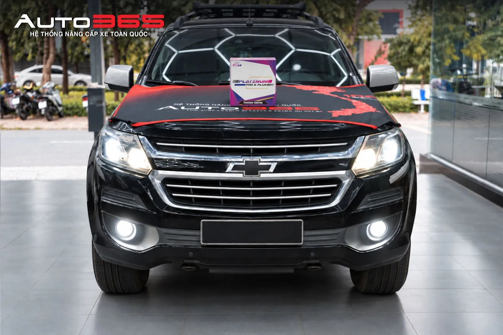 Hình 2. Chevrolet Trailblazer LTZ 2018 cùng sản phẩm Titan Platinum Pro được ghi nhận tại Auto365.vn - Trụ Sở Chính.