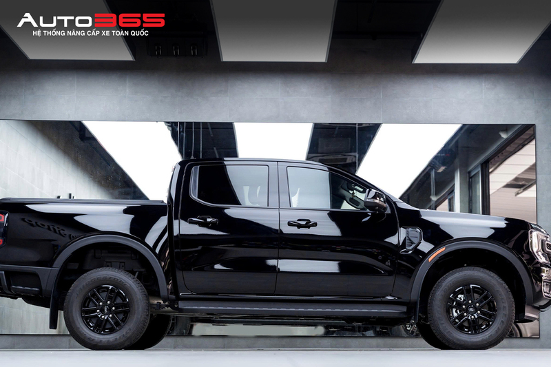 Toàn cảnh Ford Ranger hoàn thiện PPF G Series góc nhìn bên